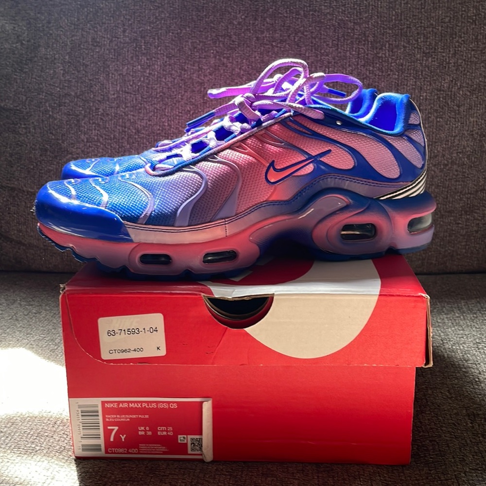 Nike Air Max Plus size 7 youth or 8.5 Women
